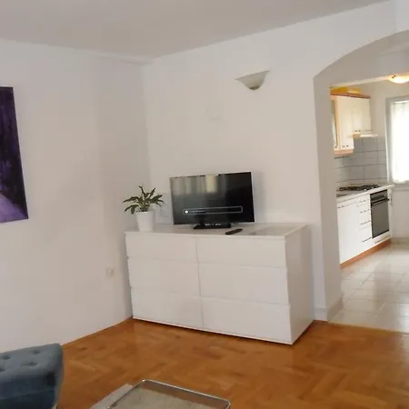 Arco Arina * Pula