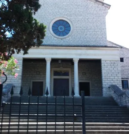 Апартаменти Arco Arina *