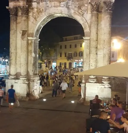 Апартаменти Arco Arina